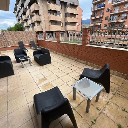 Apartamento en Sabiñánigo con amplia y soleada terraza Exterior foto