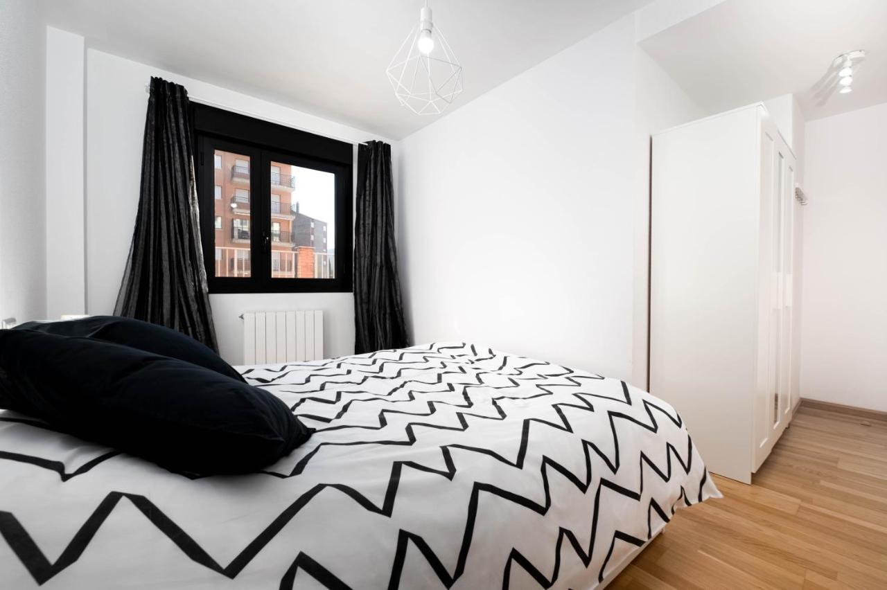 Apartamento en Sabiñánigo con amplia y soleada terraza Exterior foto