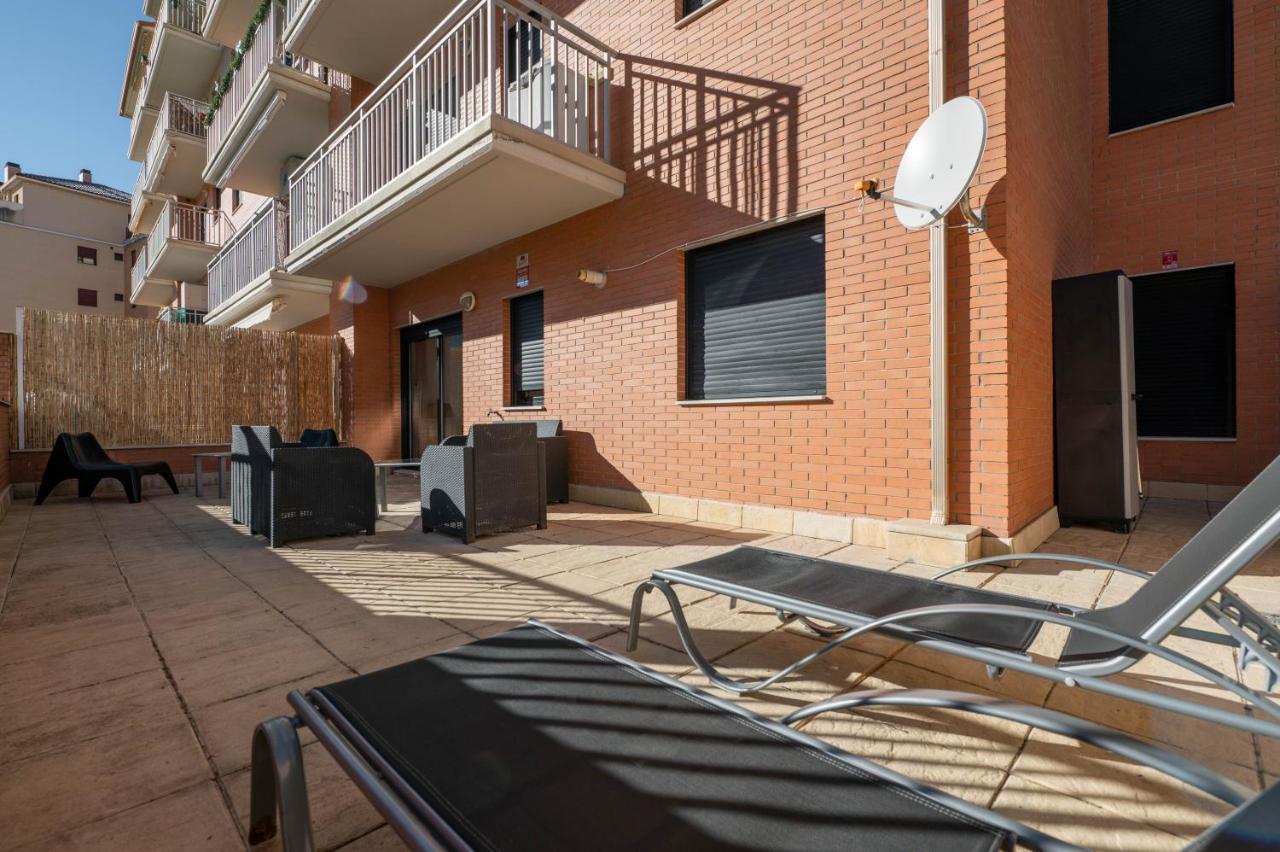 Apartamento en Sabiñánigo con amplia y soleada terraza Exterior foto
