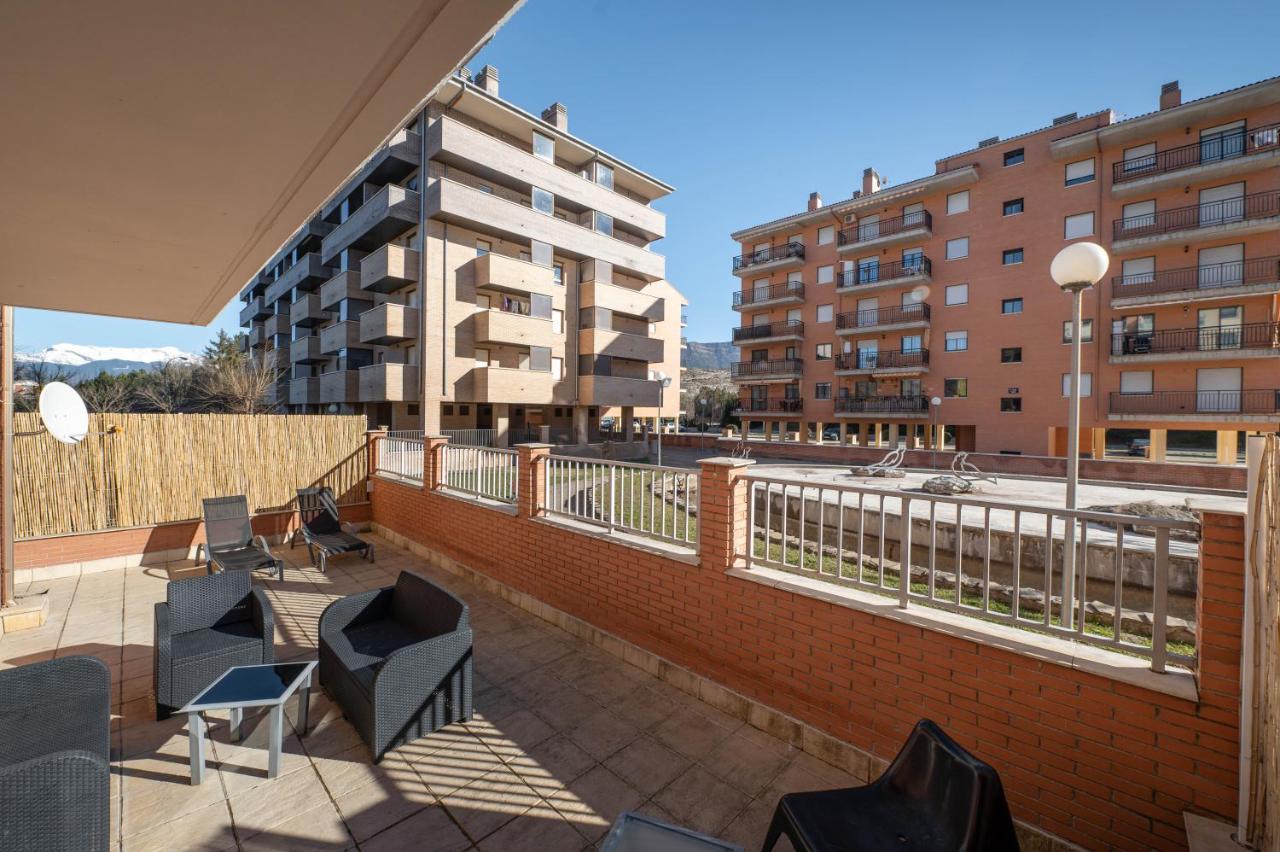 Apartamento en Sabiñánigo con amplia y soleada terraza Exterior foto