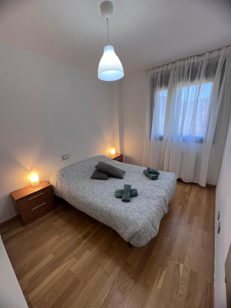 Apartamento en Sabiñánigo con amplia y soleada terraza Exterior foto
