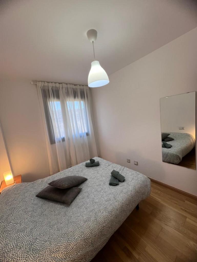 Apartamento en Sabiñánigo con amplia y soleada terraza Exterior foto