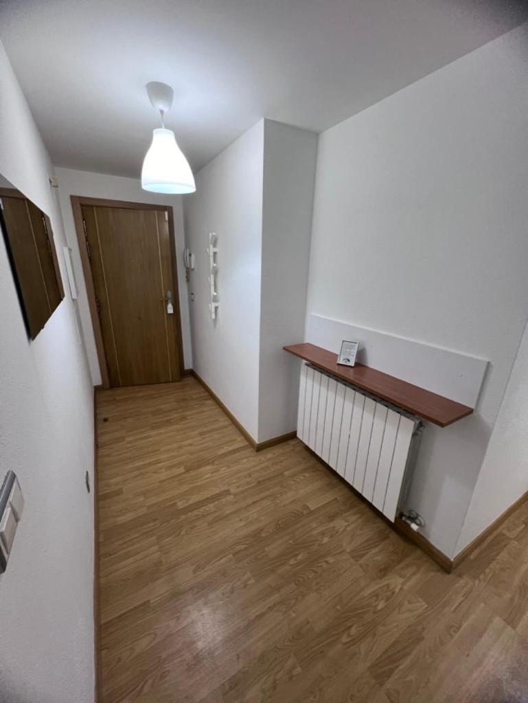 Apartamento en Sabiñánigo con amplia y soleada terraza Exterior foto